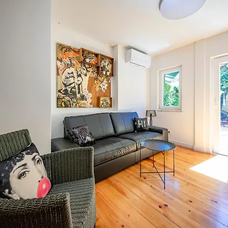 Serene Hideaway In Chiado Apartment *