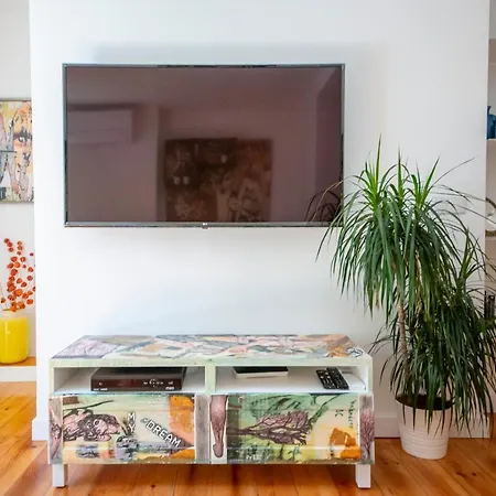 Serene Hideaway In Chiado ליסבון