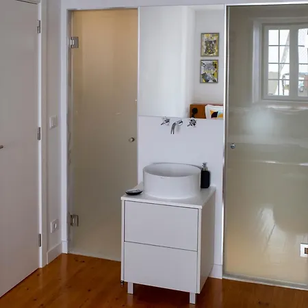 Serene Hideaway In Chiado Apartamento